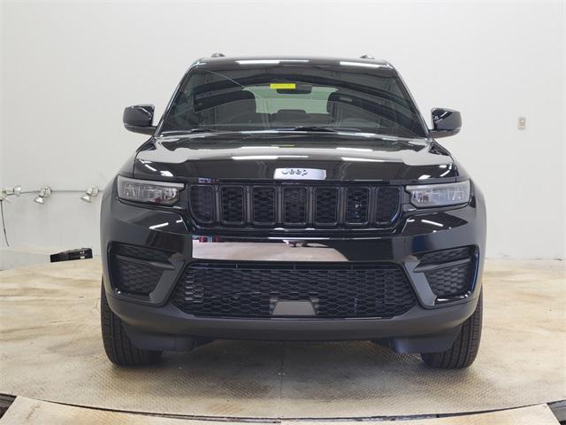 new 2025 Jeep Grand Cherokee car, priced at $38,817