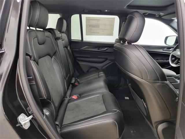 new 2025 Jeep Grand Cherokee car, priced at $38,817