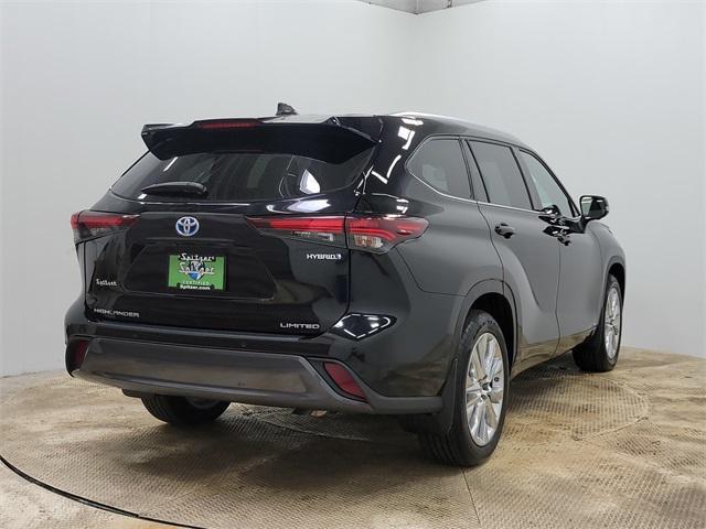 used 2024 Toyota Highlander Hybrid car, priced at $47,995