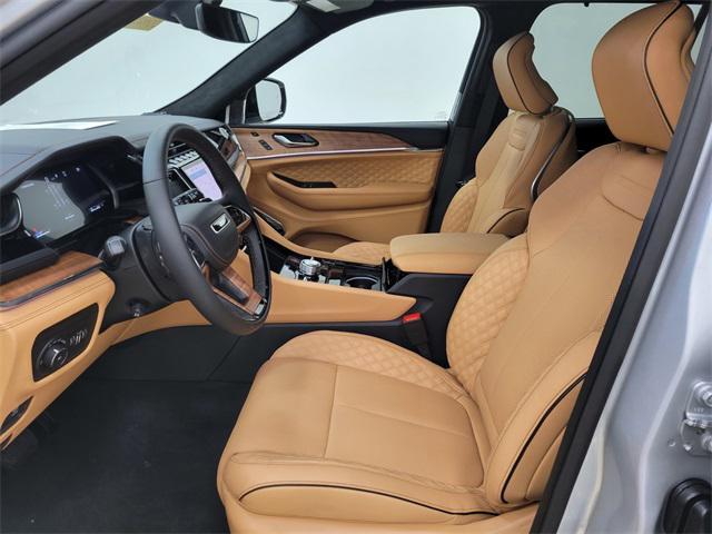 new 2025 Jeep Grand Cherokee car, priced at $59,990