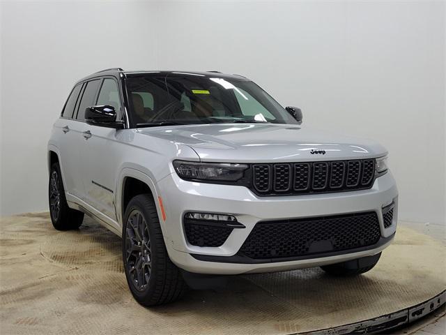 new 2025 Jeep Grand Cherokee car, priced at $59,990