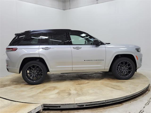 new 2025 Jeep Grand Cherokee car, priced at $59,990