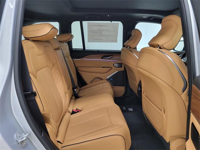 new 2025 Jeep Grand Cherokee car, priced at $59,990