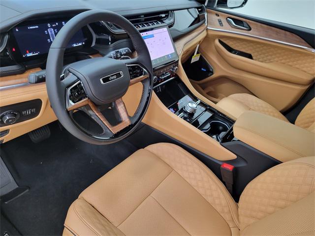 new 2025 Jeep Grand Cherokee car, priced at $59,990