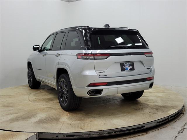 new 2025 Jeep Grand Cherokee car, priced at $59,990