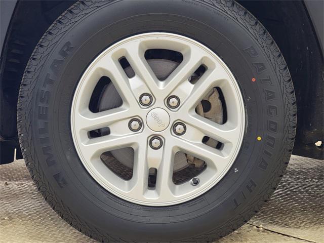 used 2023 Jeep Grand Cherokee car, priced at $27,500