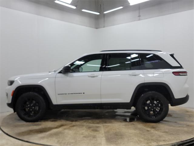 new 2025 Jeep Grand Cherokee car, priced at $39,117