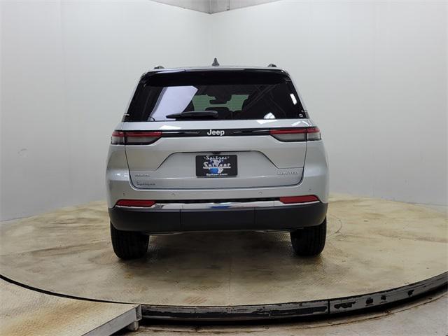 new 2025 Jeep Grand Cherokee car, priced at $45,797