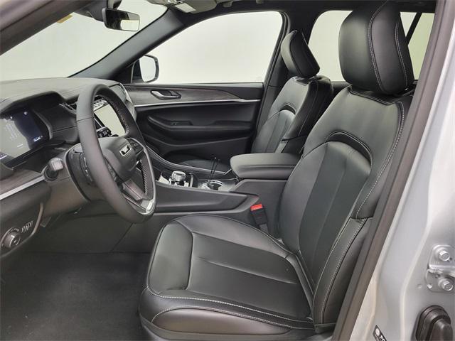 new 2025 Jeep Grand Cherokee car, priced at $45,797