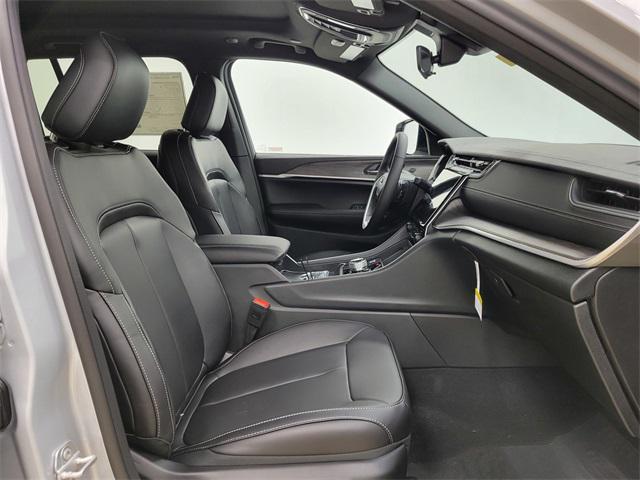 new 2025 Jeep Grand Cherokee car, priced at $45,797