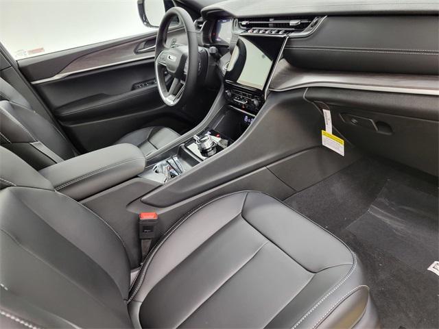 new 2025 Jeep Grand Cherokee car, priced at $45,797