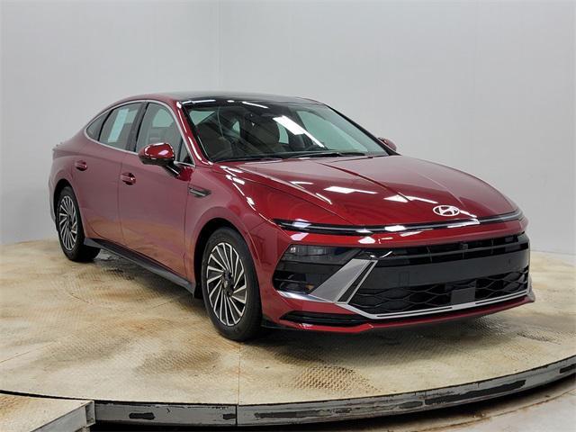 used 2024 Hyundai Sonata Hybrid car, priced at $30,895