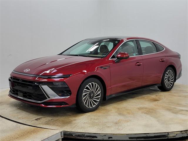 used 2024 Hyundai Sonata Hybrid car, priced at $30,895
