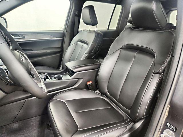 new 2025 Jeep Grand Cherokee car, priced at $43,536