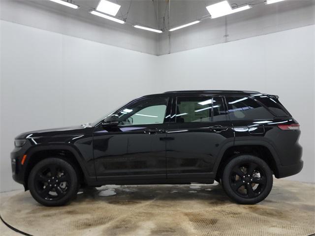 new 2025 Jeep Grand Cherokee car, priced at $45,237