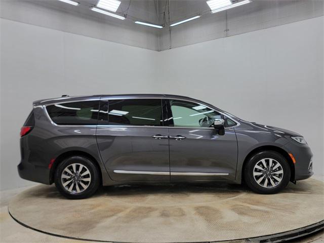 used 2023 Chrysler Pacifica Hybrid car, priced at $35,995