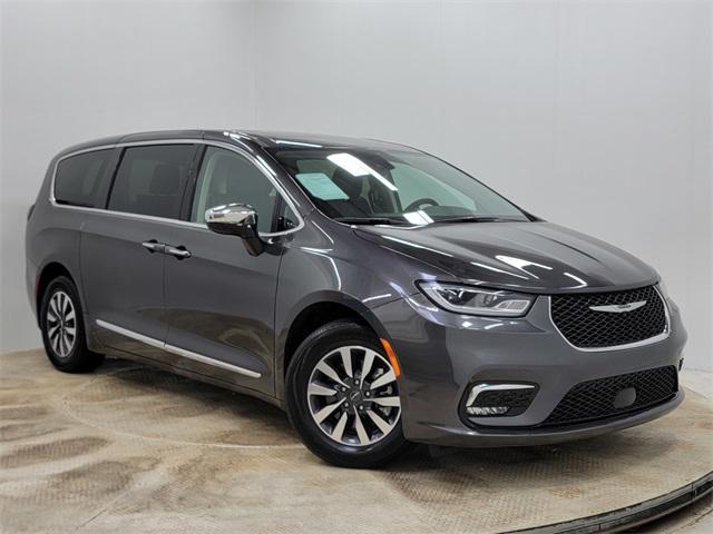 used 2023 Chrysler Pacifica Hybrid car, priced at $35,995