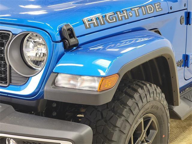 new 2025 Jeep Gladiator car, priced at $43,990