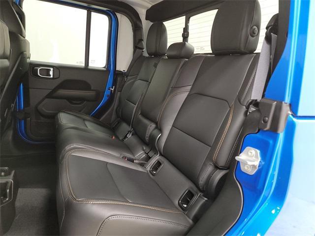 new 2025 Jeep Gladiator car, priced at $43,990