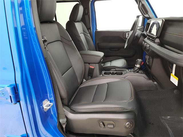 new 2025 Jeep Gladiator car, priced at $43,990