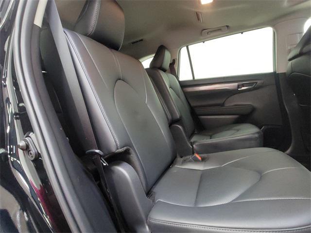 used 2024 Toyota Highlander Hybrid car, priced at $49,990