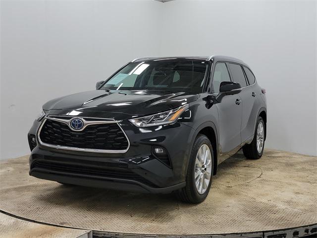 used 2024 Toyota Highlander Hybrid car, priced at $49,990