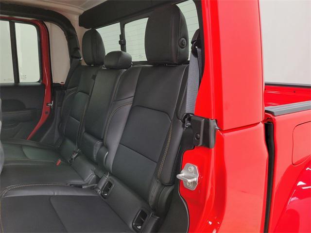 new 2025 Jeep Gladiator car, priced at $43,051