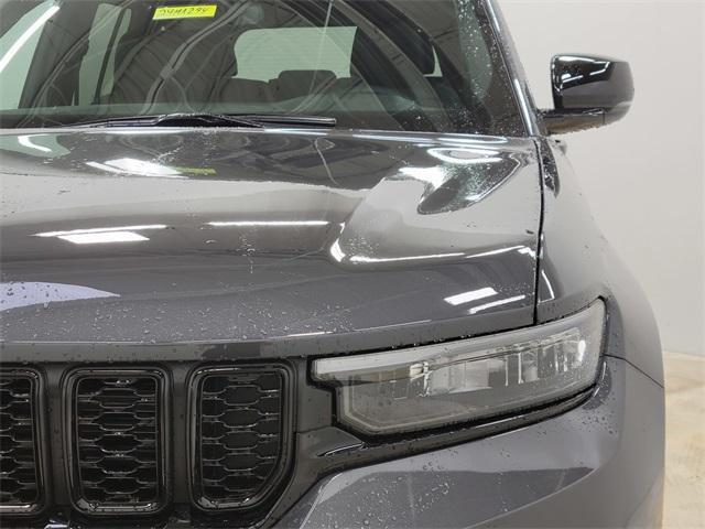 new 2024 Jeep Grand Cherokee car, priced at $45,175