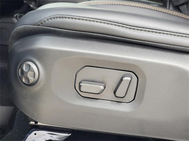new 2025 Jeep Gladiator car, priced at $41,991