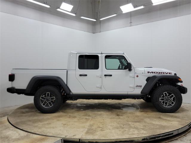 new 2025 Jeep Gladiator car, priced at $44,205