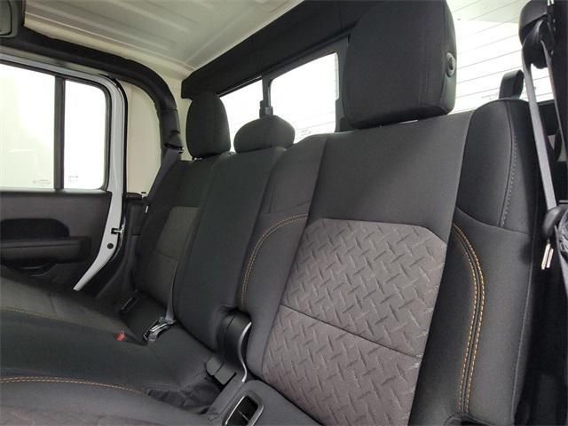 new 2025 Jeep Gladiator car, priced at $44,205