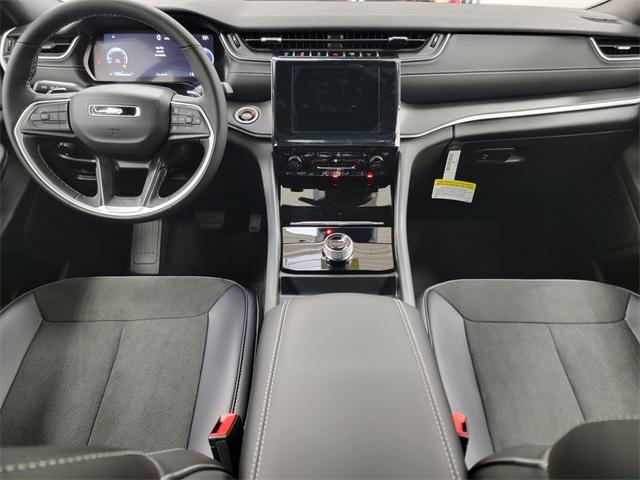 new 2025 Jeep Grand Cherokee car, priced at $38,299