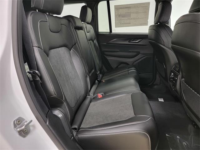 new 2025 Jeep Grand Cherokee car, priced at $38,299