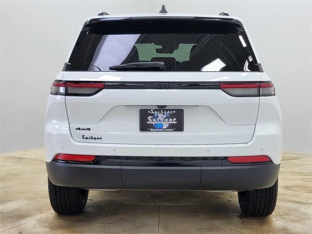 new 2025 Jeep Grand Cherokee car, priced at $38,299