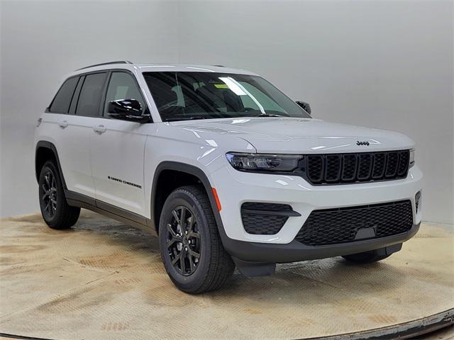 new 2025 Jeep Grand Cherokee car, priced at $38,299