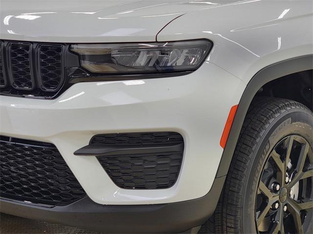 new 2025 Jeep Grand Cherokee car, priced at $38,299