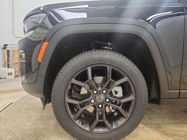 new 2025 Jeep Grand Cherokee car, priced at $46,776