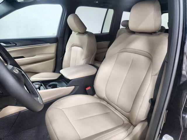 new 2025 Jeep Grand Cherokee car, priced at $46,776