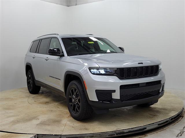new 2025 Jeep Grand Cherokee L car, priced at $43,579