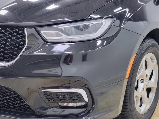 used 2024 Chrysler Pacifica car, priced at $34,990