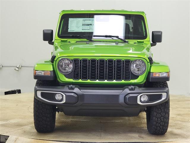 new 2025 Jeep Gladiator car, priced at $43,990