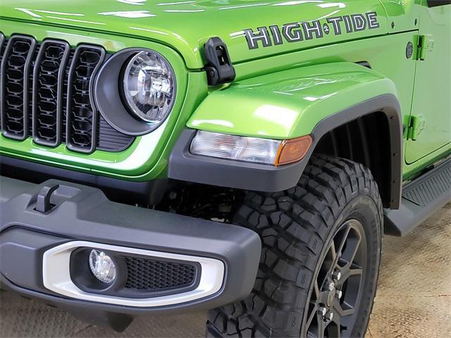 new 2025 Jeep Gladiator car, priced at $43,990