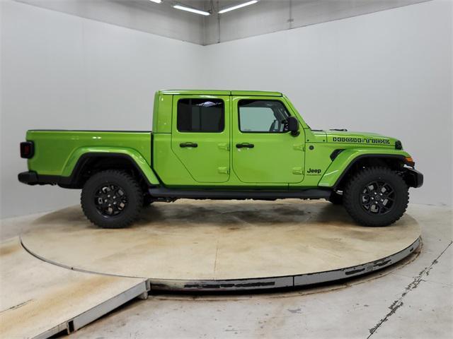 new 2025 Jeep Gladiator car, priced at $43,990