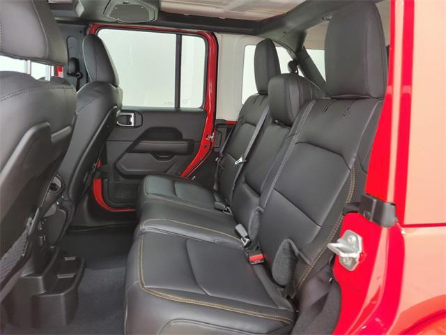 new 2025 Jeep Wrangler car, priced at $48,654