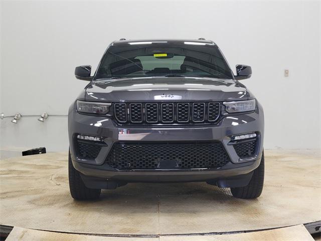 new 2025 Jeep Grand Cherokee car, priced at $59,990