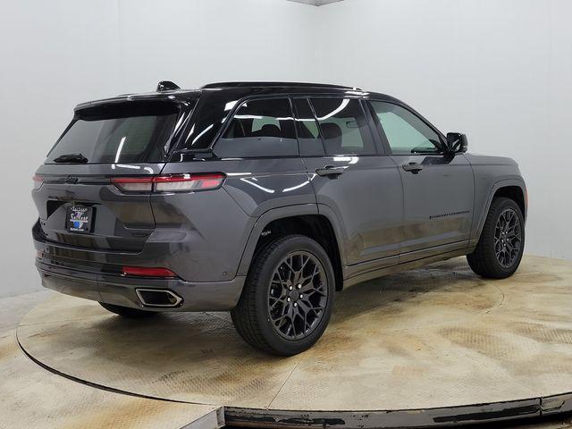 new 2025 Jeep Grand Cherokee car, priced at $56,990