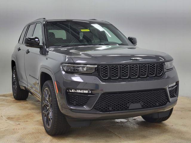 new 2025 Jeep Grand Cherokee car, priced at $56,990