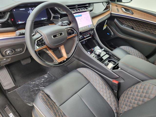 new 2025 Jeep Grand Cherokee car, priced at $56,990