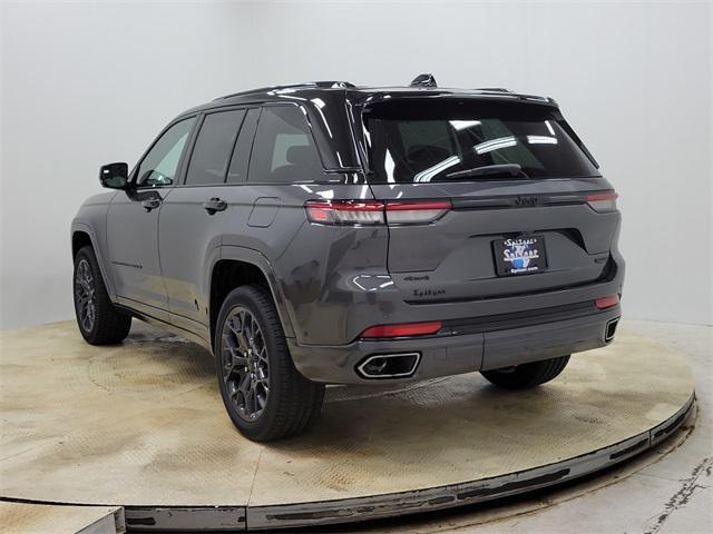 new 2025 Jeep Grand Cherokee car, priced at $59,990