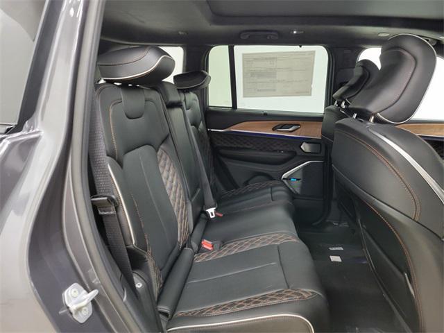 new 2025 Jeep Grand Cherokee car, priced at $59,990